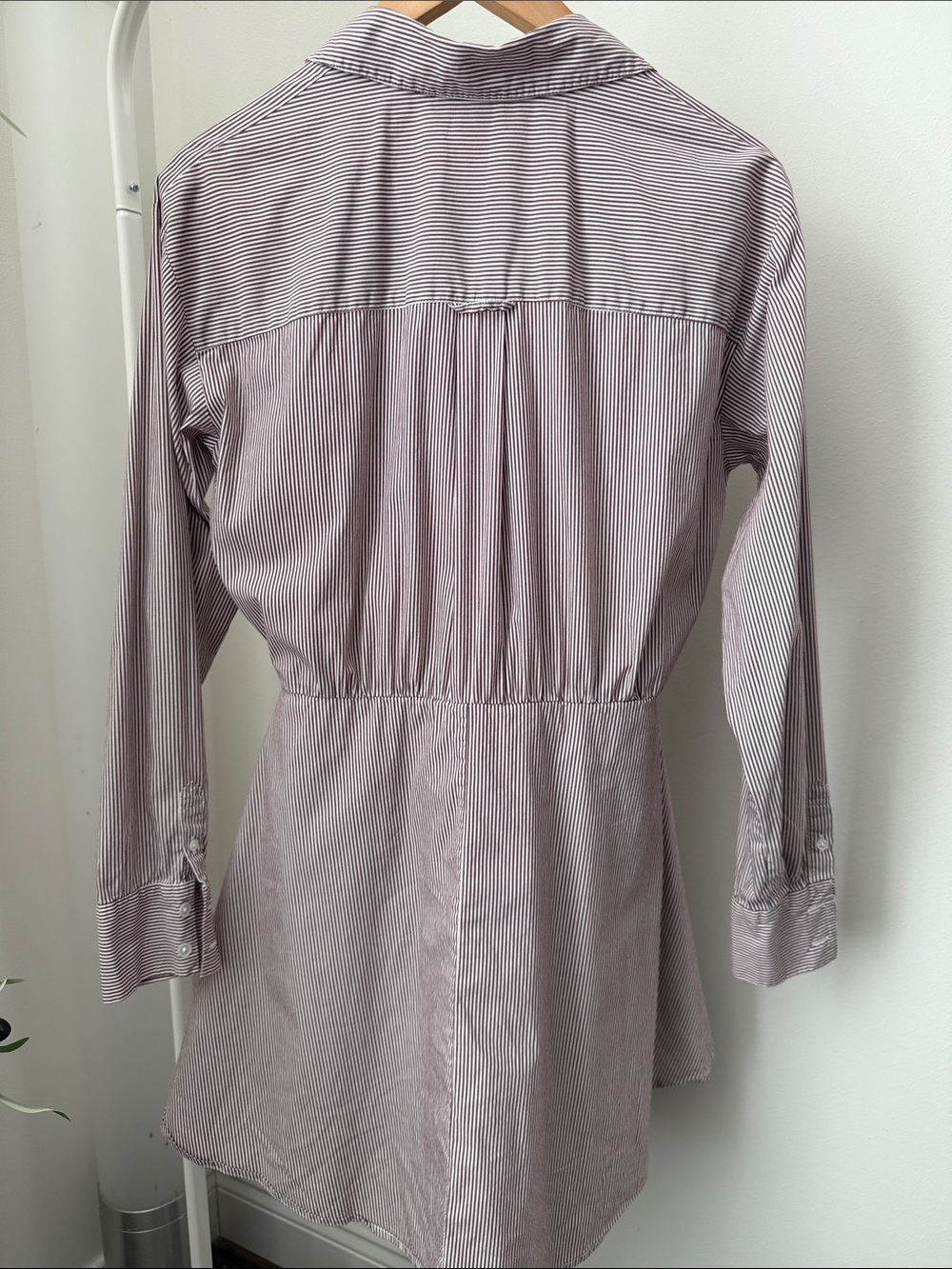 Veronica Beard Beige and White Striped Tie-Front Shirt Dress Size 4 - Picture 13 of 15